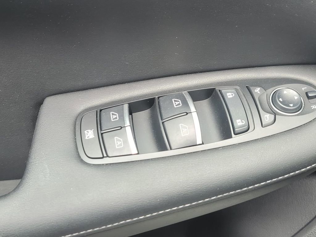 Used 2023 INFINITI QX50 Sport AWD/4WD image 33