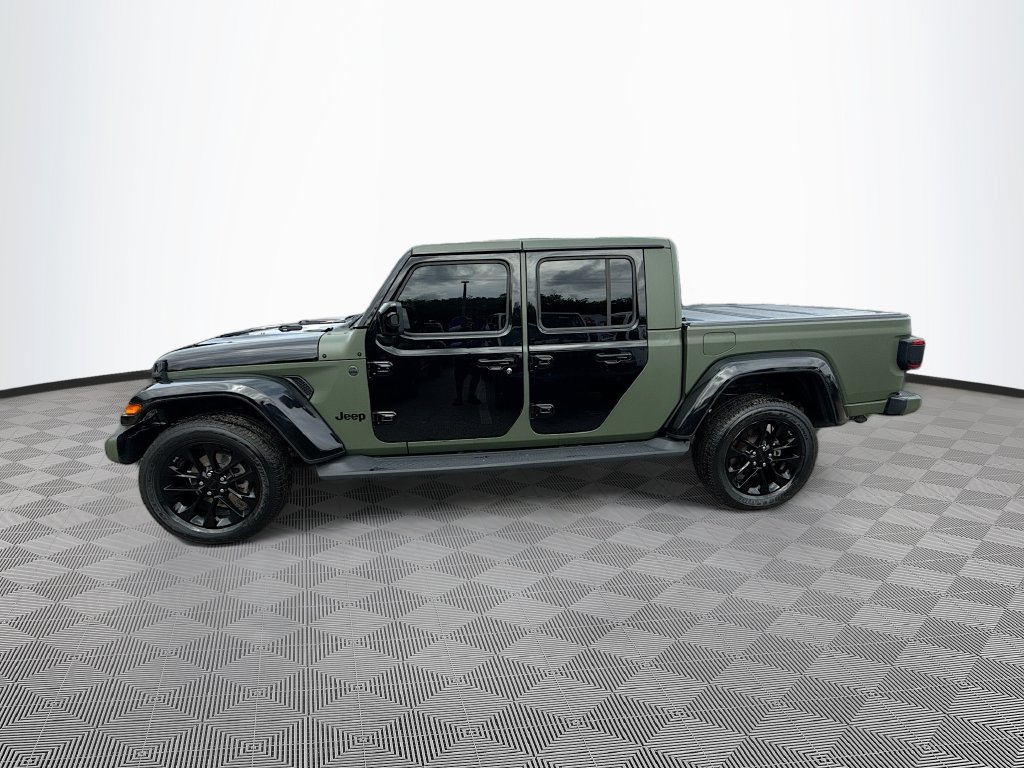 Certified 2021 Jeep Gladiator Overland AWD/4WD image 9