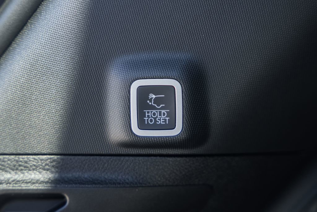 New 2025 Jeep Grand Cherokee Laredo X w/ Luxury Tech Group I image 11