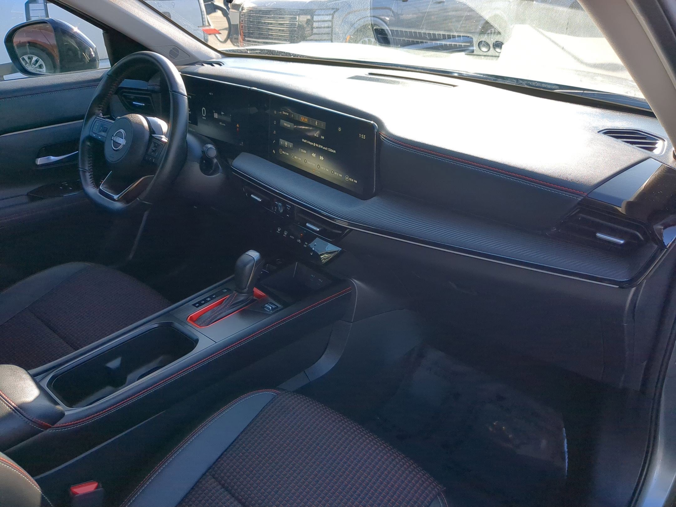 Used 2025 Nissan Kicks SR image 33