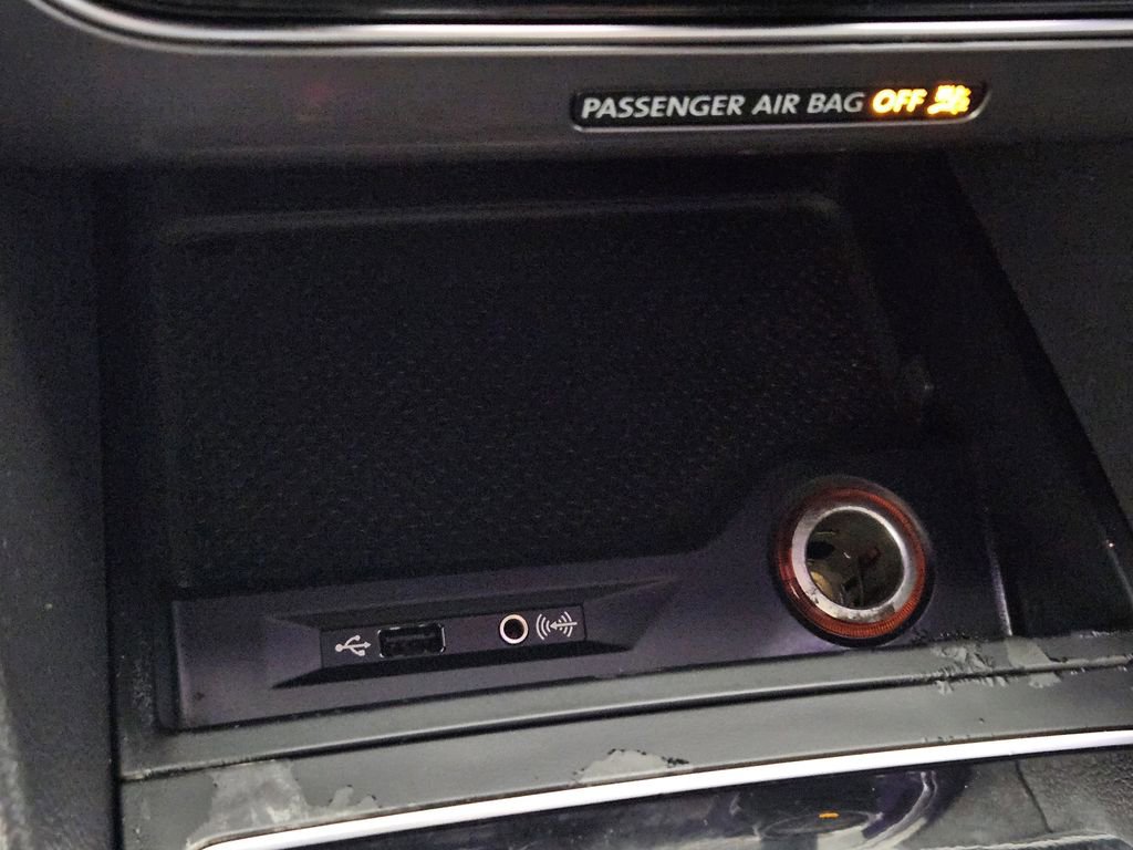 Used 2017 Volkswagen Passat 1.8T R-Line FWD image 14