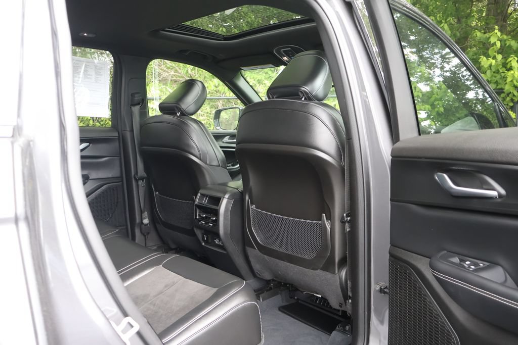 Used 2023 Jeep Grand Cherokee Altitude AWD/4WD image 47
