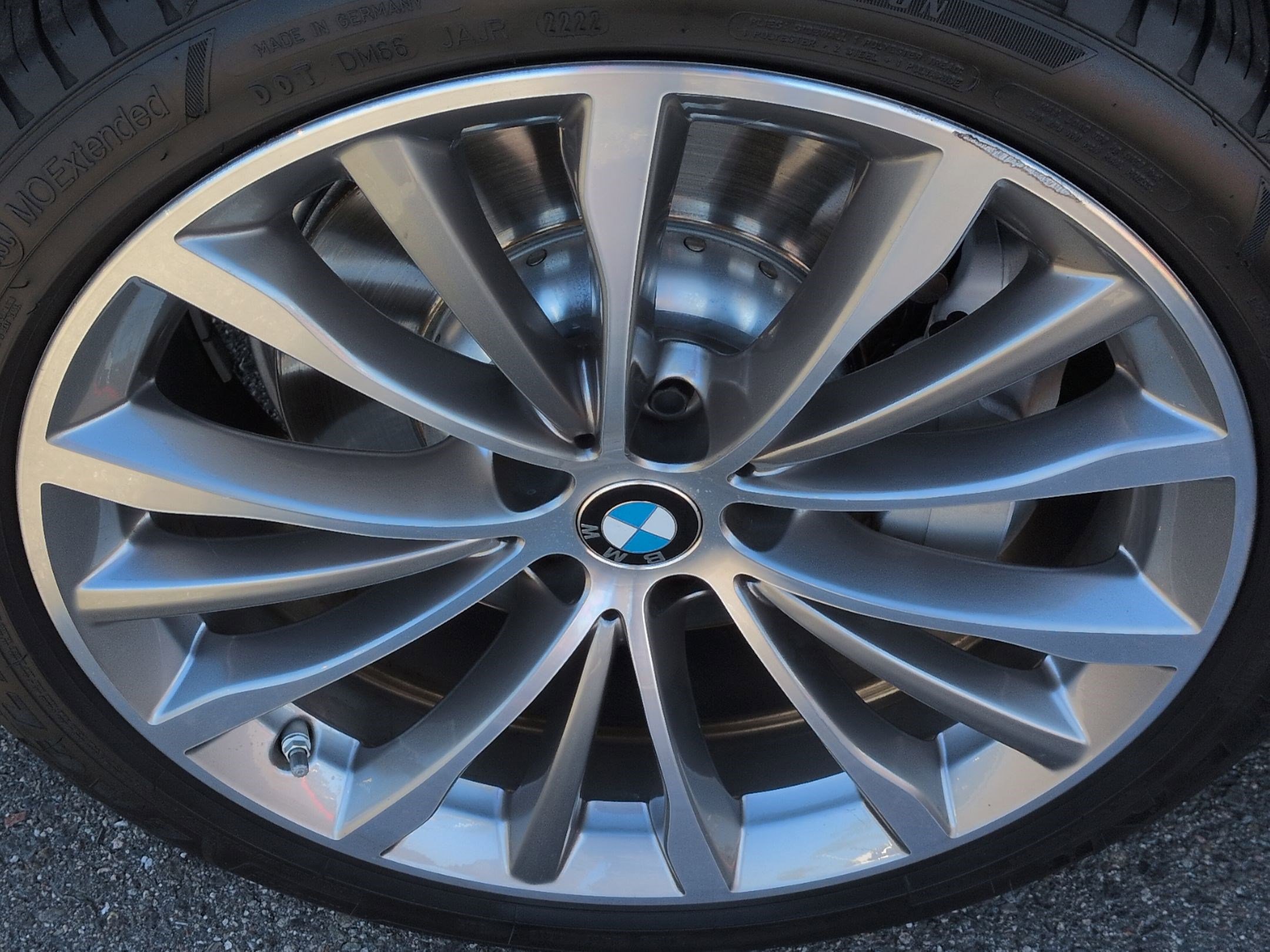 Used 2023 BMW 530i w/ Premium Package image 13