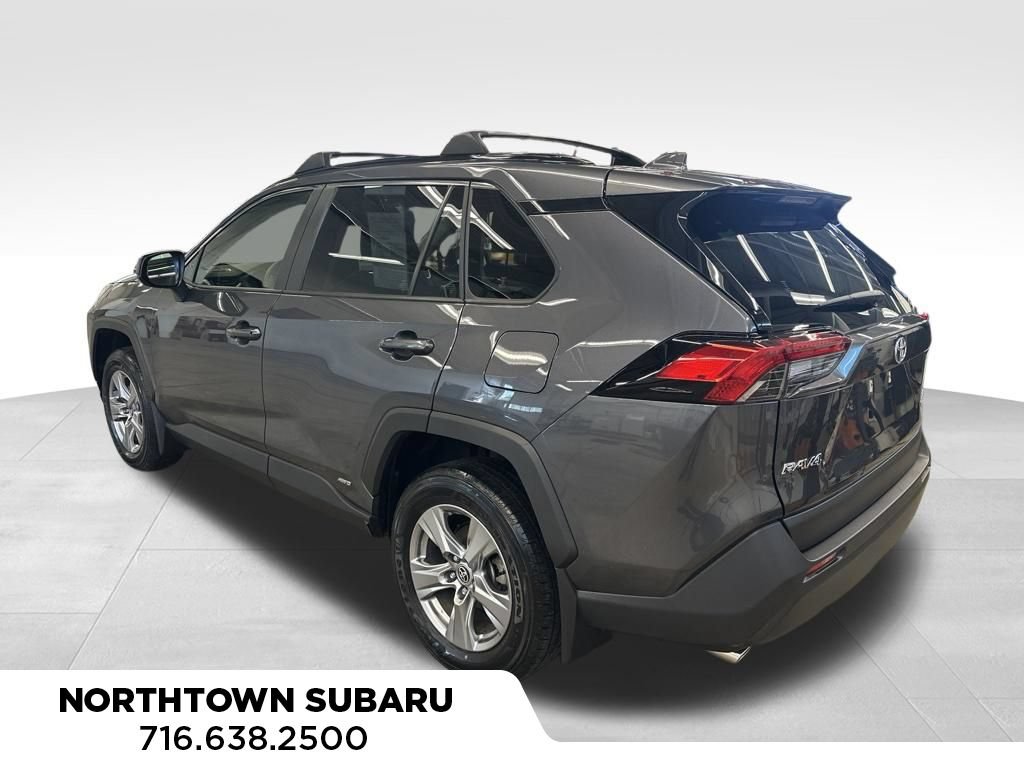 Used 2023 Toyota RAV4 LE AWD/4WD image 3