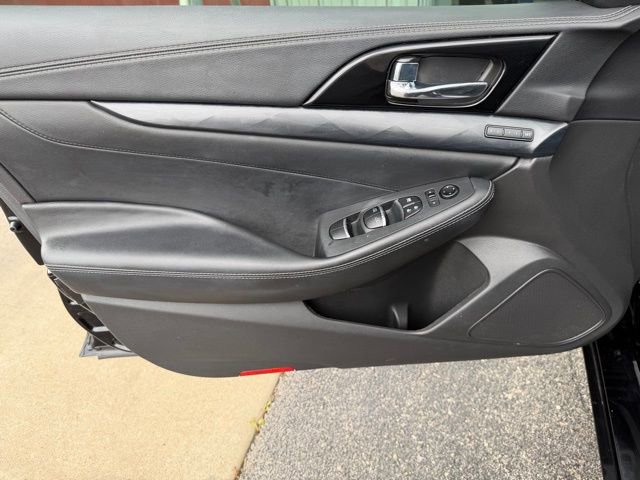 Used 2021 Nissan Maxima Platinum w/ Sport Mat Group image 11