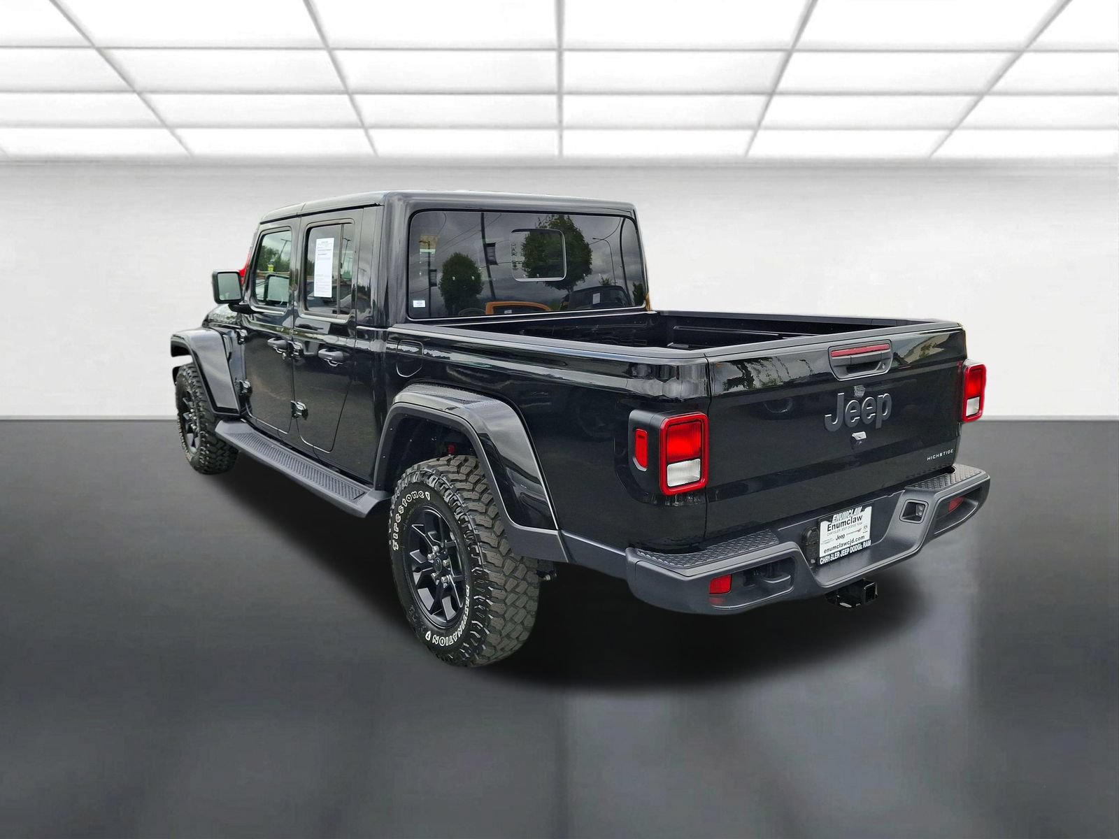 Used 2025 Jeep Gladiator Sport AWD/4WD image 5