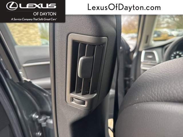 Used 2020 Volvo XC90 T6 Momentum w/ Protection Package Premier image 38