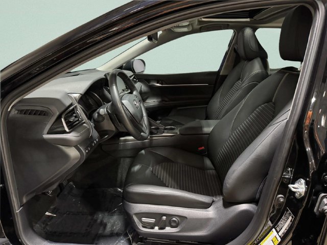 Used 2022 Toyota Camry SE w/ Cold Weather Package FWD image 22