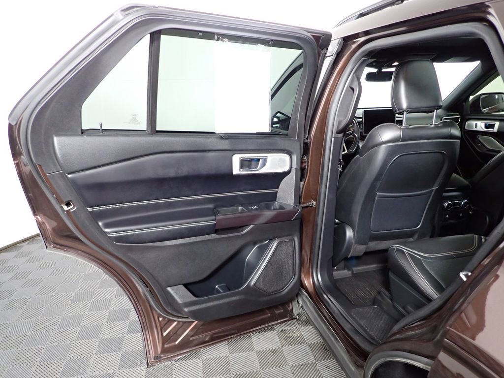 Used 2020 Ford Explorer ST w/ ST Street Pack image 38