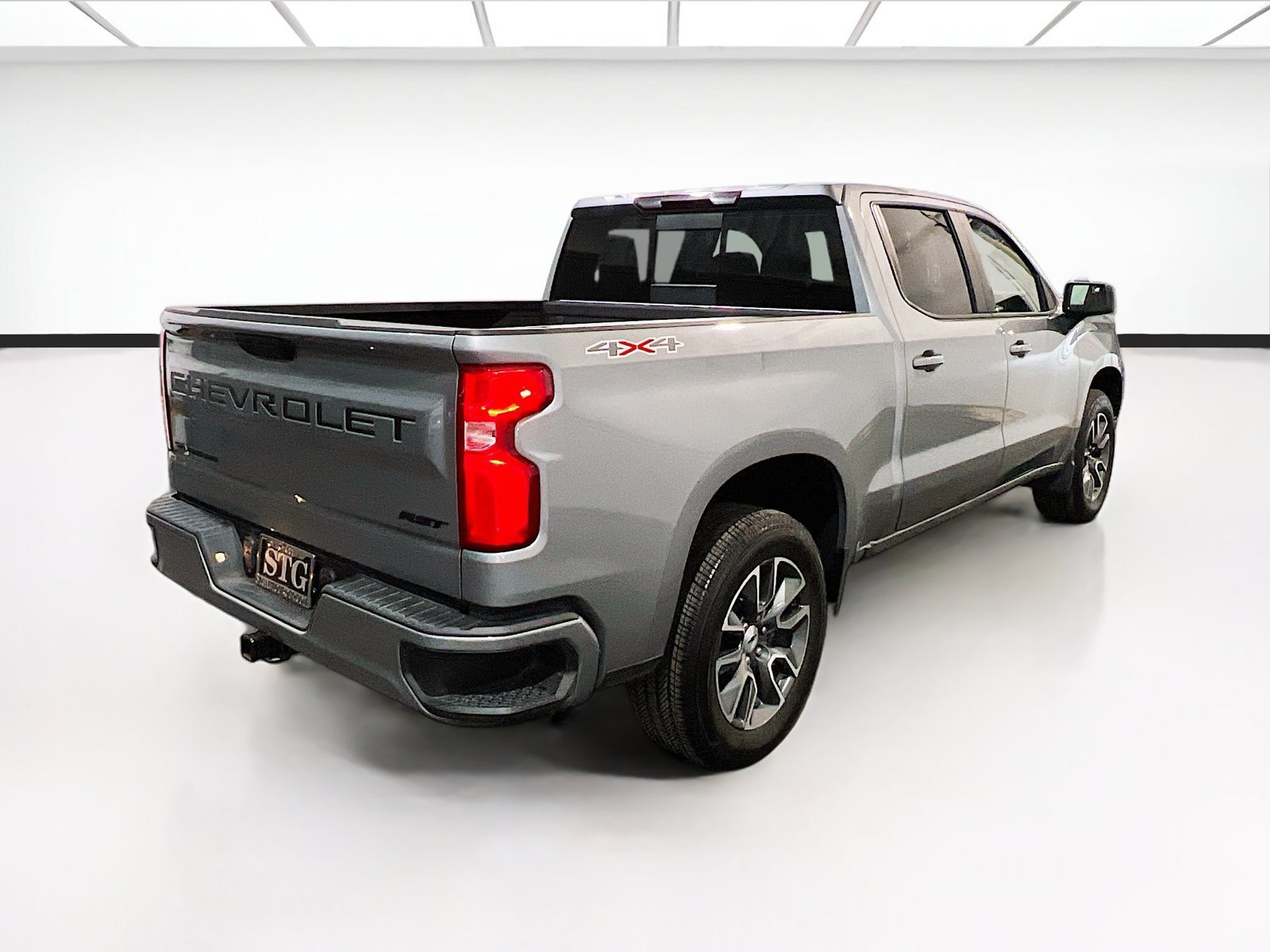 Used 2025 Chevrolet Silverado 1500 RST w/ Convenience Package II AWD/4WD image 4
