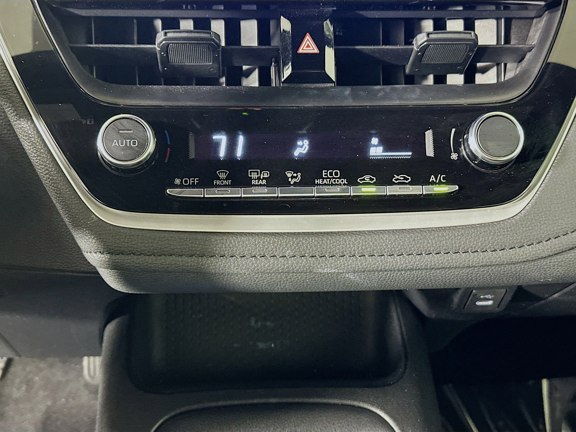 Used 2025 Toyota Corolla SE image 22