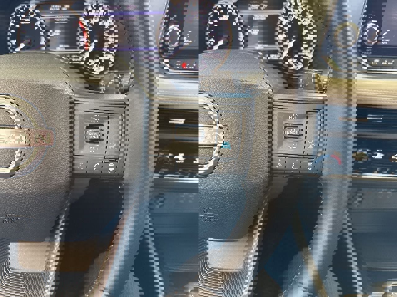 Used 2025 Nissan Rogue SV image 20