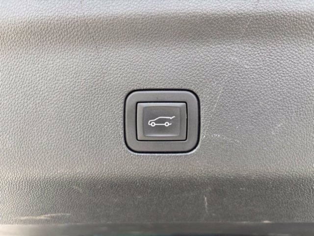 Used 2025 Chevrolet Suburban Premier AWD/4WD image 37
