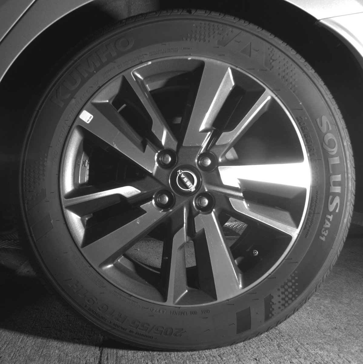 Used 2025 Nissan Versa SV image 14