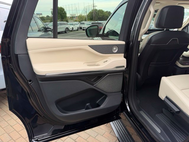 New 2027 Lincoln Navigator L Reserve w/ Jet Appearance Package AWD/4WD image 11