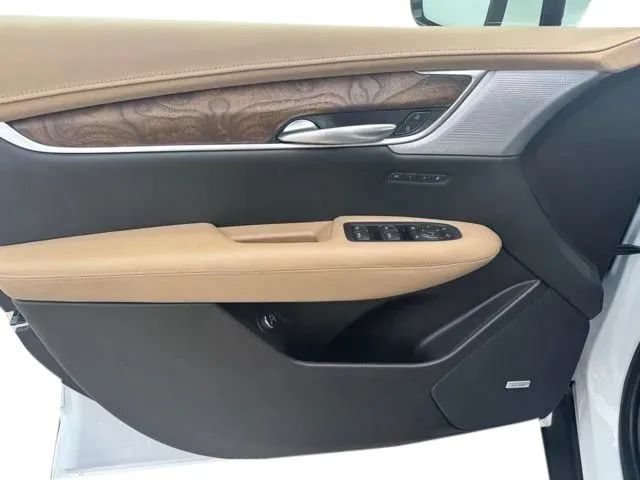 Used 2024 Cadillac XT5 Premium Luxury w/ Platinum Package AWD/4WD image 12