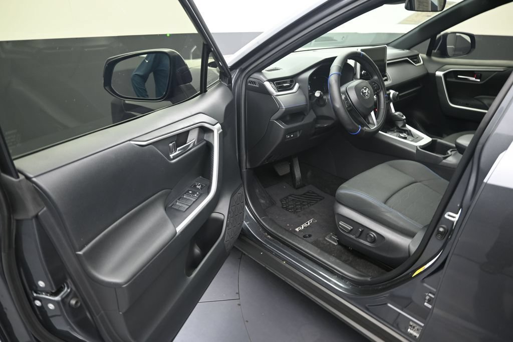 Used 2023 Toyota RAV4 SE AWD/4WD image 10