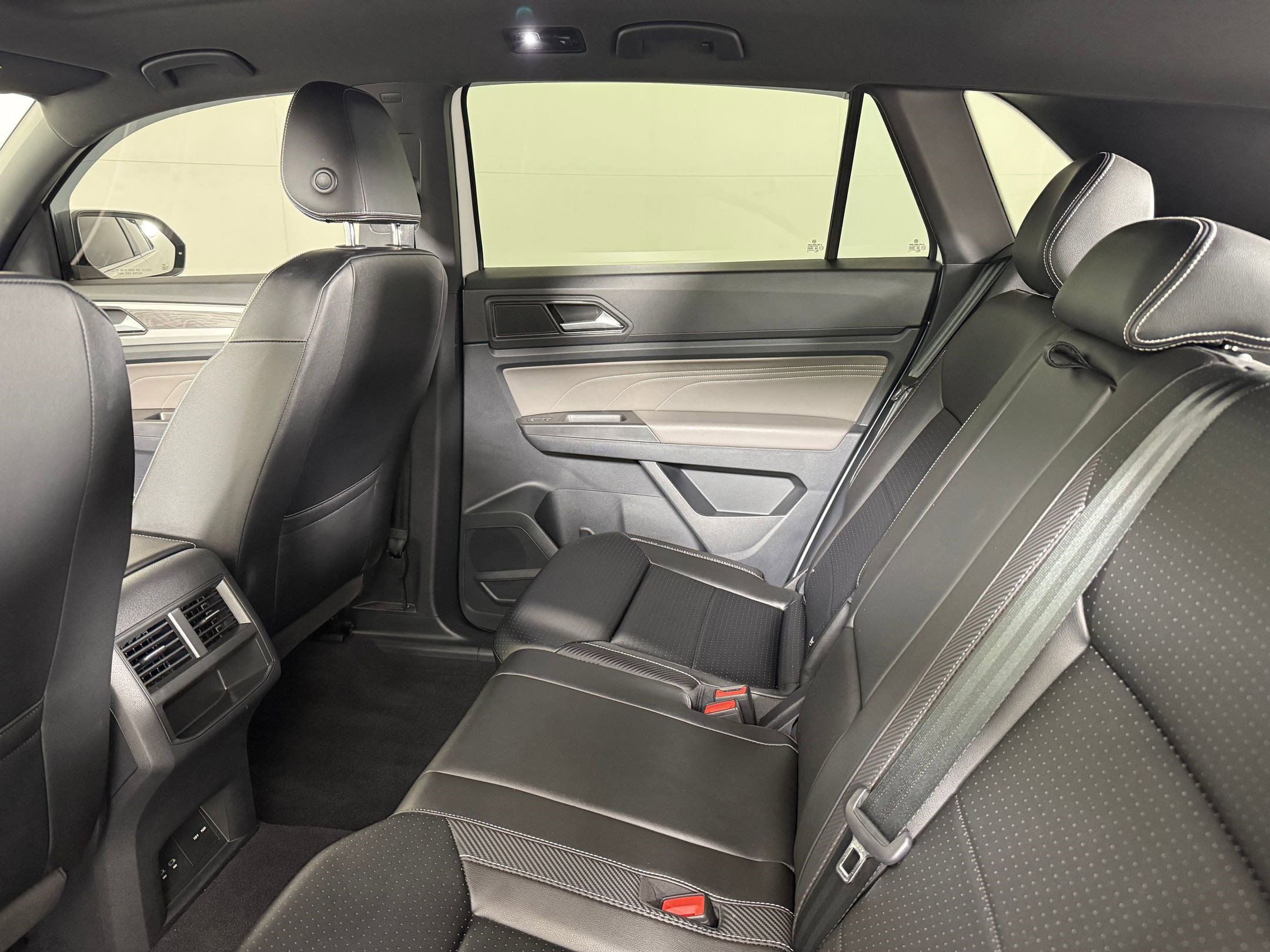 Used 2022 Volkswagen Atlas Cross Sport SE image 21