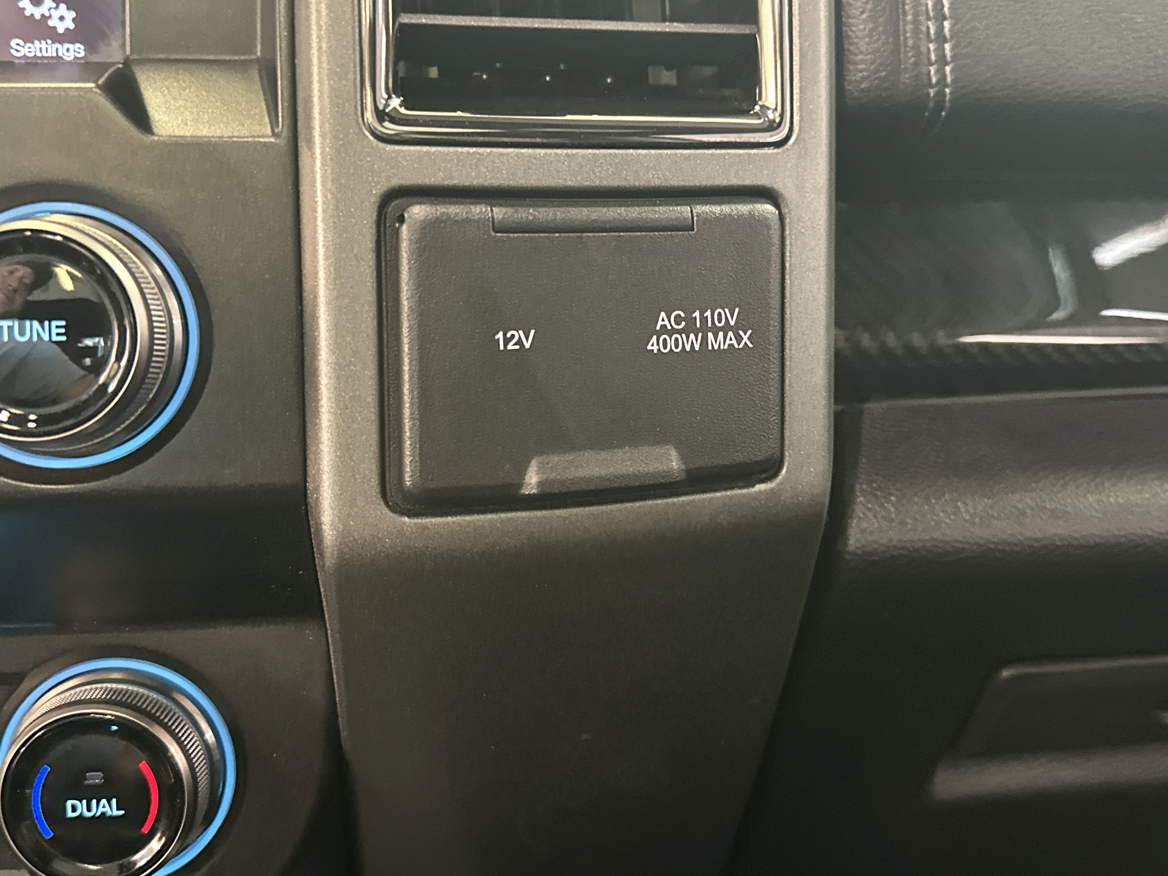 Used 2019 Ford F150 Raptor w/ Equipment Group 802A Luxury AWD/4WD image 32