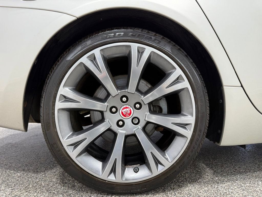 Used 2017 Jaguar XJ L Portfolio image 30