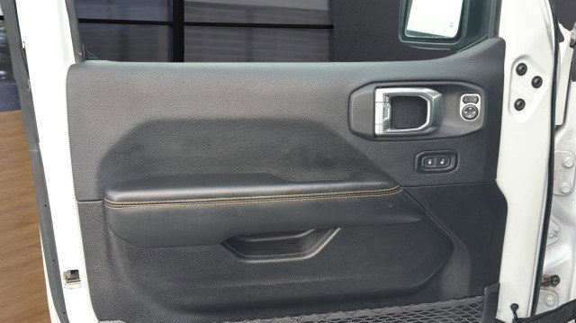 Used 2025 Jeep Wrangler Unlimited Sahara AWD/4WD image 23
