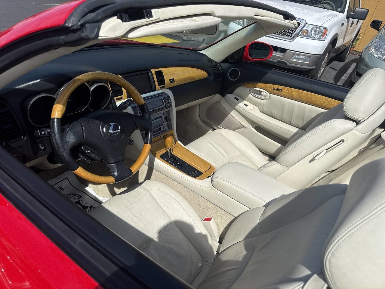 Used 2002 Lexus SC 430 Convertible image 11