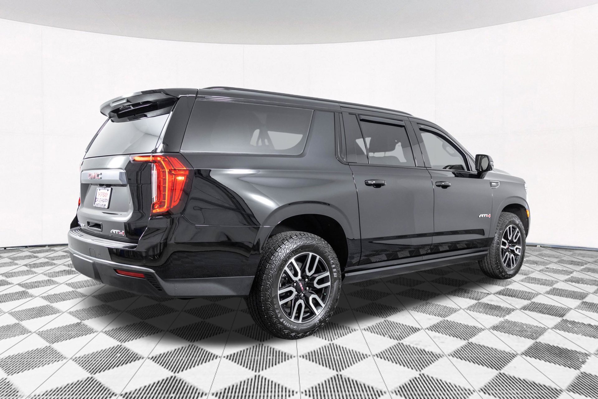 Used 2024 GMC Yukon XL AT4 w/ AT4 Premium Package AWD/4WD image 21