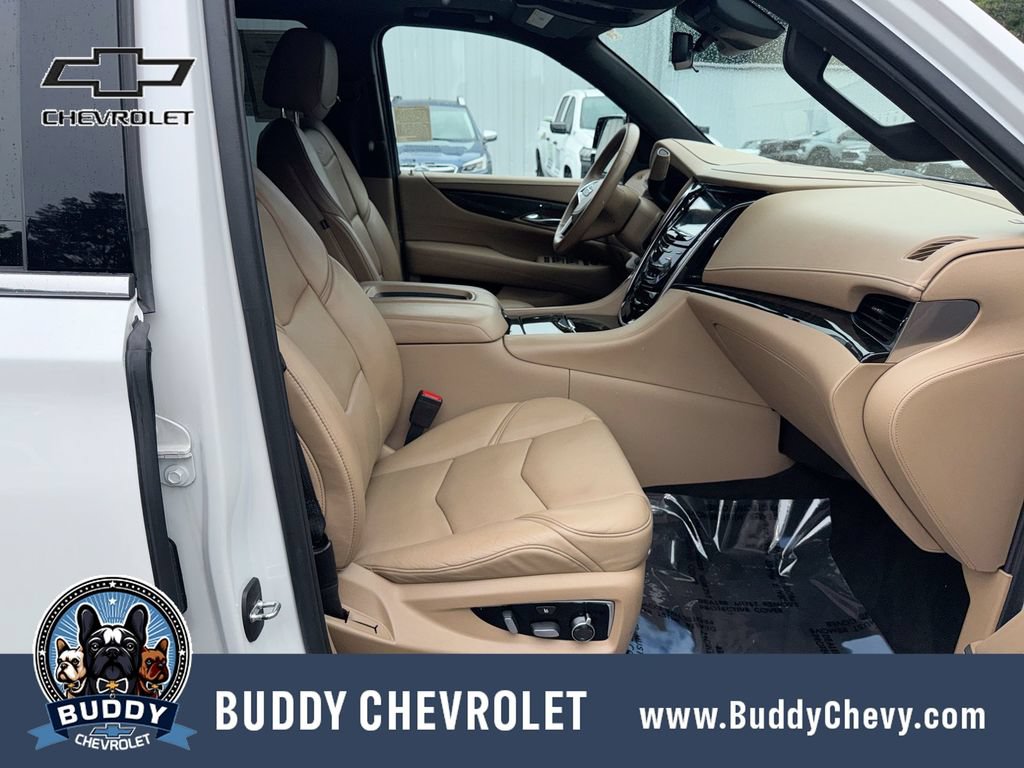 Used 2020 Cadillac Escalade ESV Platinum AWD/4WD image 32