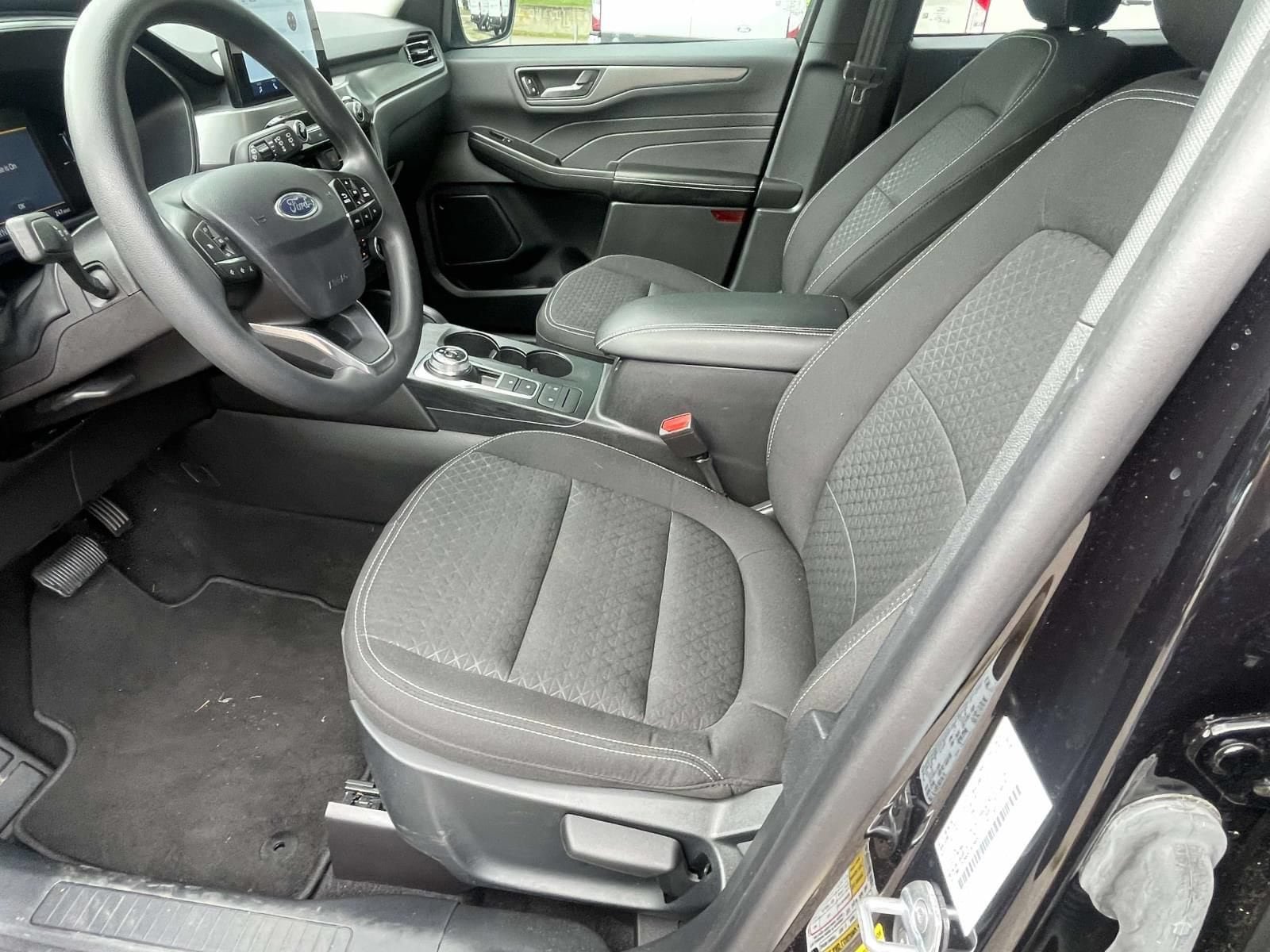 Used 2025 Ford Escape Active FWD image 14