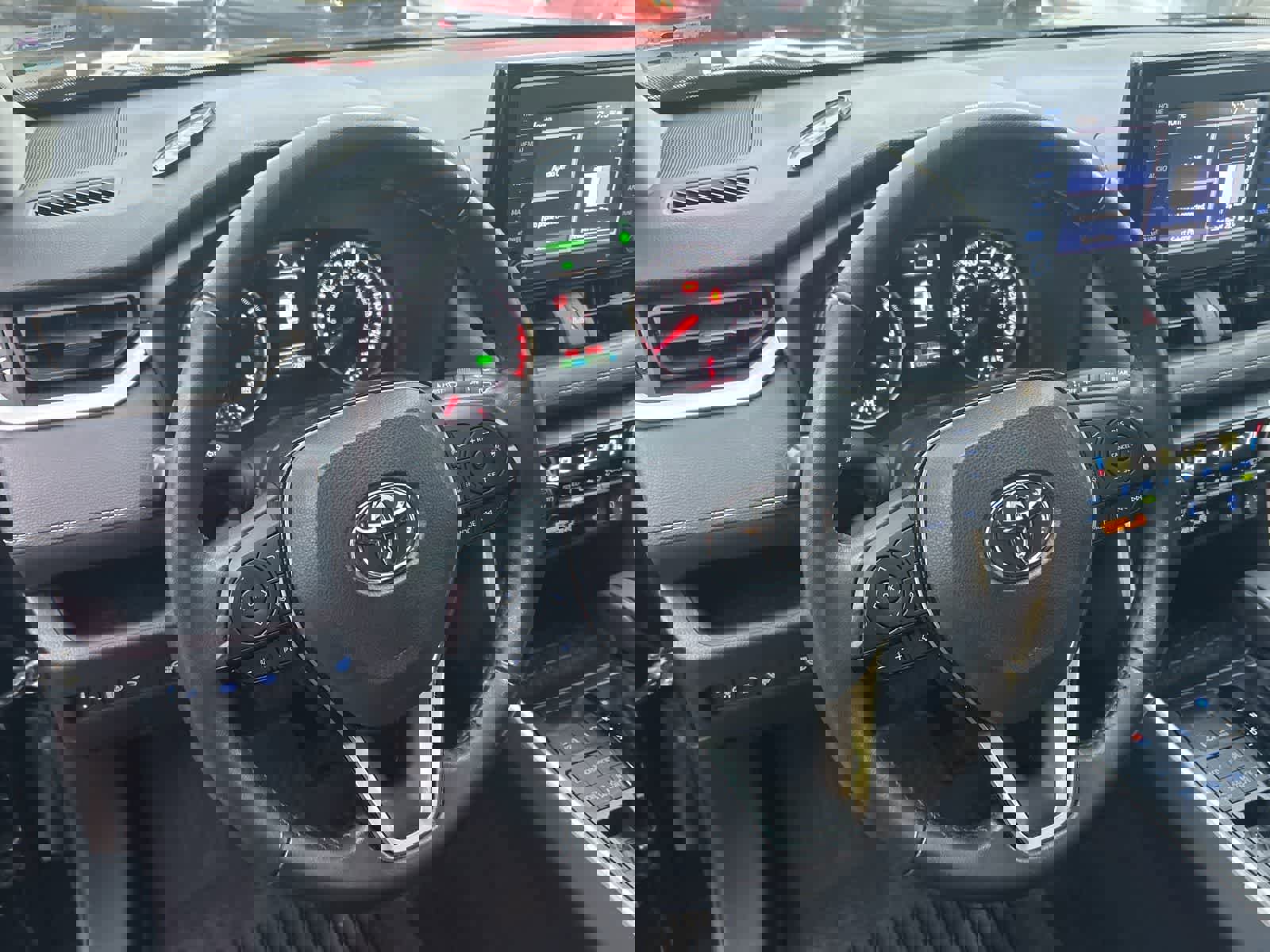 Used 2021 Toyota RAV4 XLE w/ Convenience Package image 34