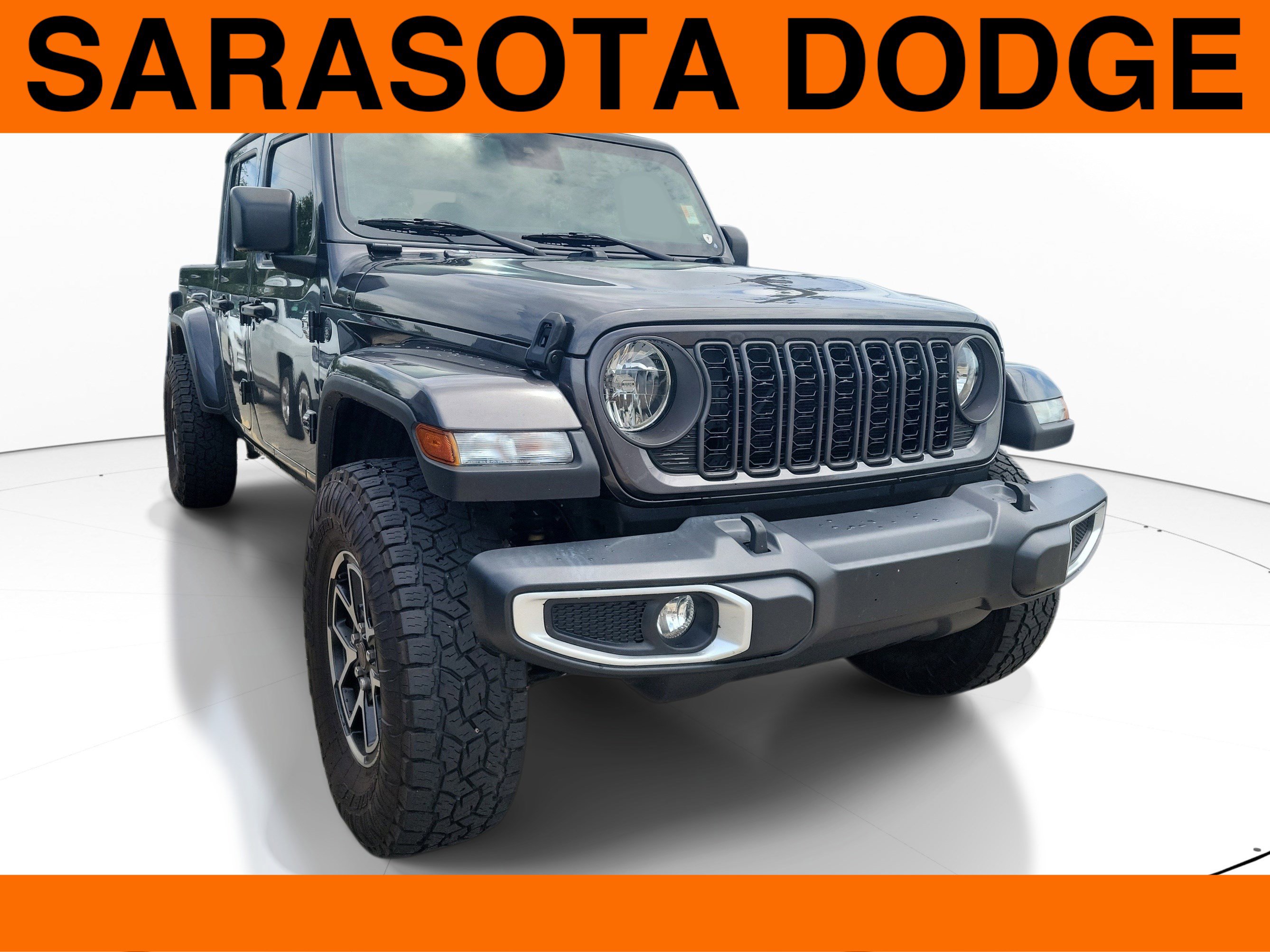 Used 2024 Jeep Gladiator Sport AWD/4WD image 1
