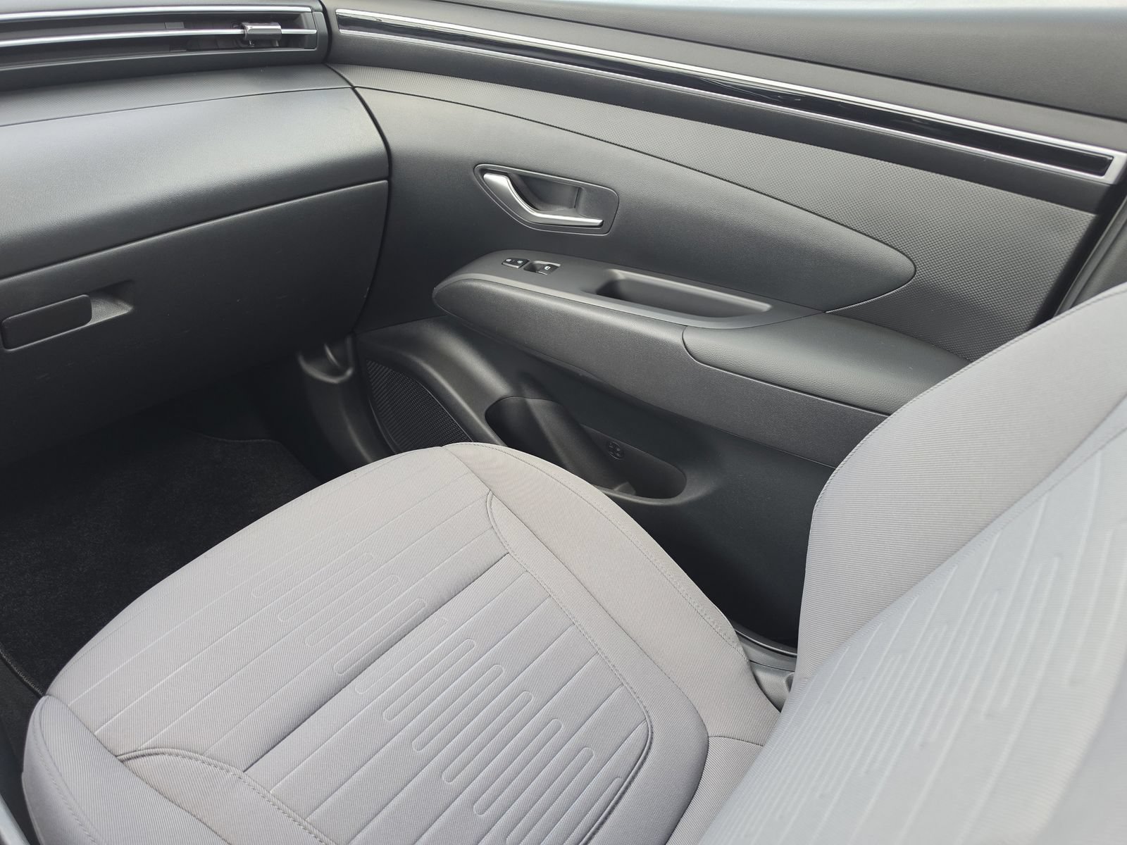 Used 2024 Hyundai Santa Cruz SE AWD/4WD image 18