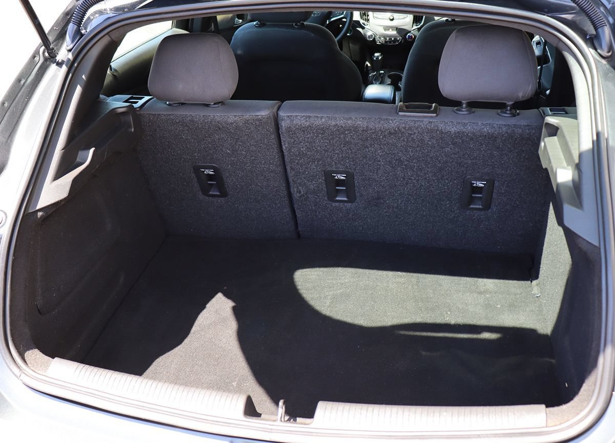 Used 2019 Chevrolet Cruze LT w/ Convenience Package FWD image 24
