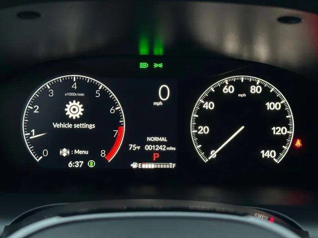 Certified 2025 Honda HR-V Sport image 17