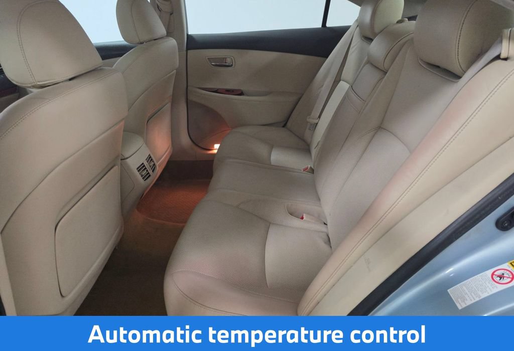 Used 2011 Lexus ES 350 w/ Preferred Accessory Package FWD image 12