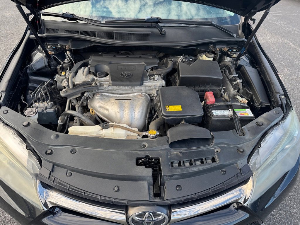 Used 2015 Toyota Camry LE image 30