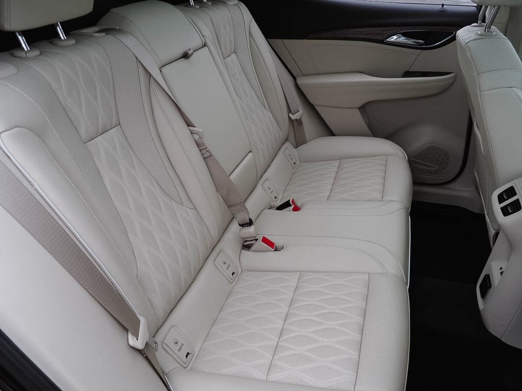 Used 2023 Buick Envision Avenir image 21