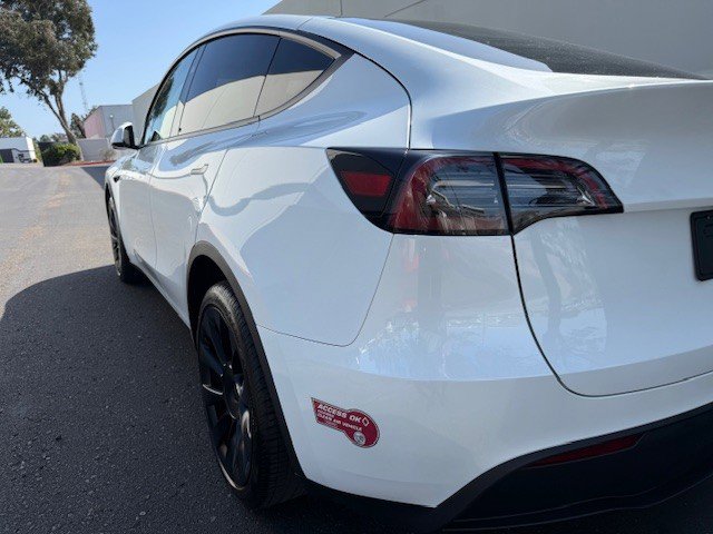 Used 2024 Tesla Model Y 2WD image 10