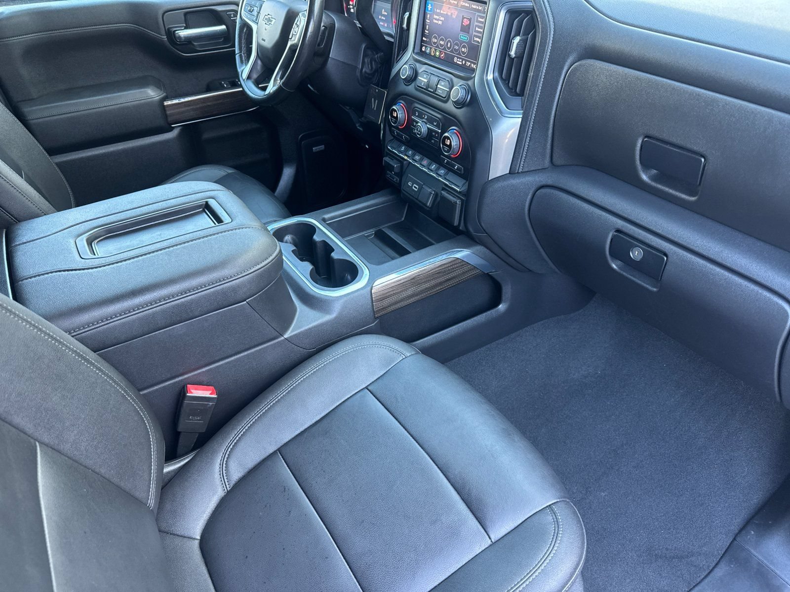 Used 2022 Chevrolet Silverado 1500 RST w/ Convenience Package II AWD/4WD image 16