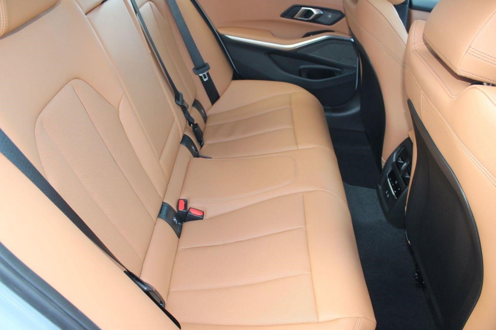 Used 2026 BMW 330i Sedan w/ M Sport Package RWD image 33