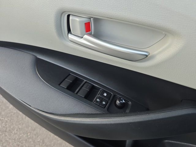 Used 2021 Toyota Corolla LE image 25