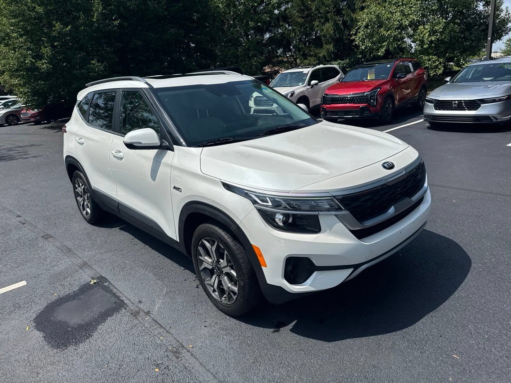 Used 2021 Kia Seltos EX AWD/4WD image 3