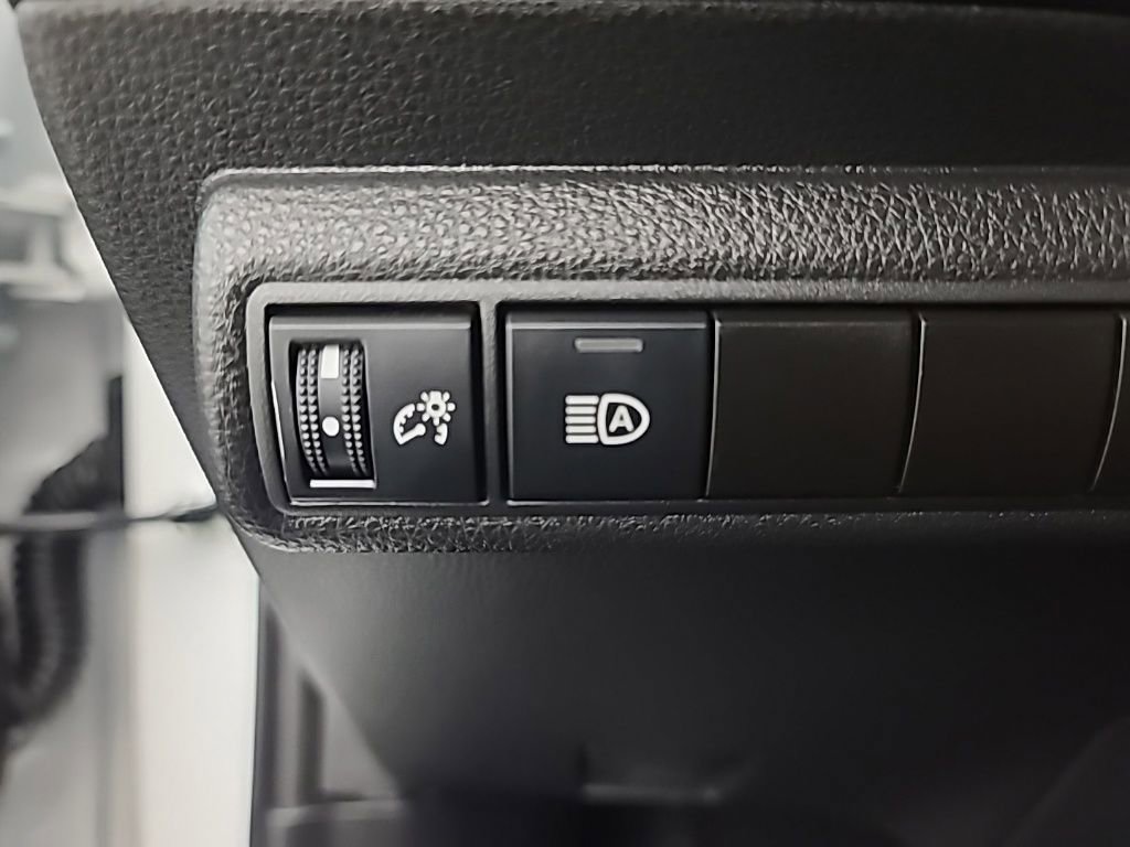 Used 2025 Toyota Corolla LE FWD image 28