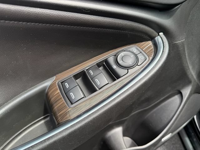 Used 2020 Chevrolet Malibu Premier FWD image 36