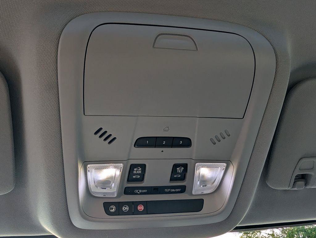Used 2017 GMC Acadia SLT AWD/4WD image 23