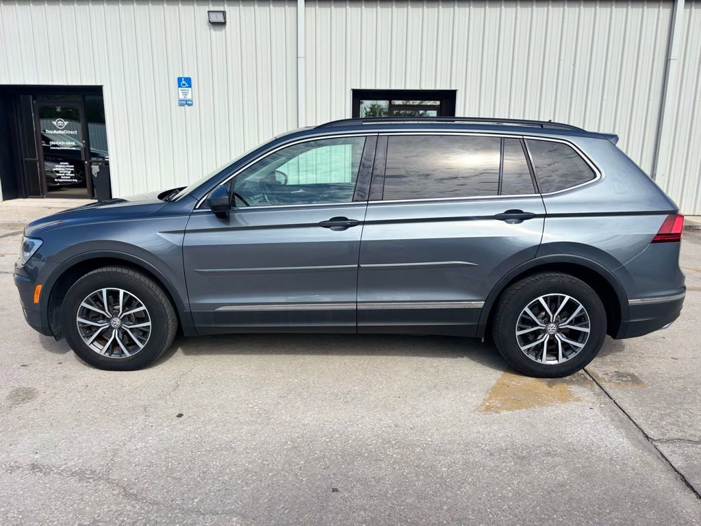 Used 2018 Volkswagen Tiguan SE w/ Panoramic Sunroof Package AWD/4WD image 2