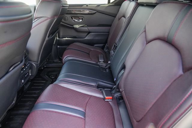 Certified 2025 Honda Pilot Black Edition image 21
