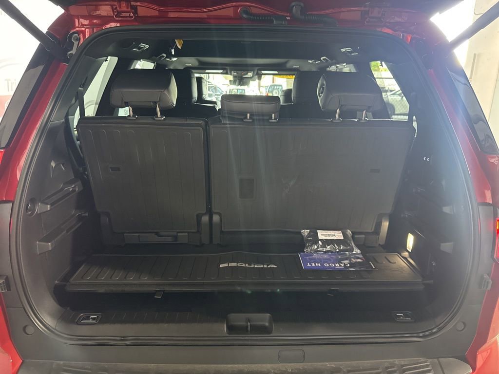 Used 2025 Toyota Sequoia Platinum image 25