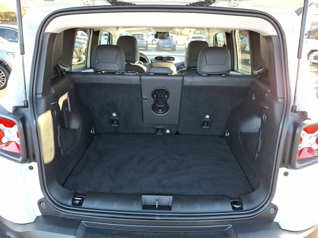 Certified 2022 Jeep Renegade Limited image 33