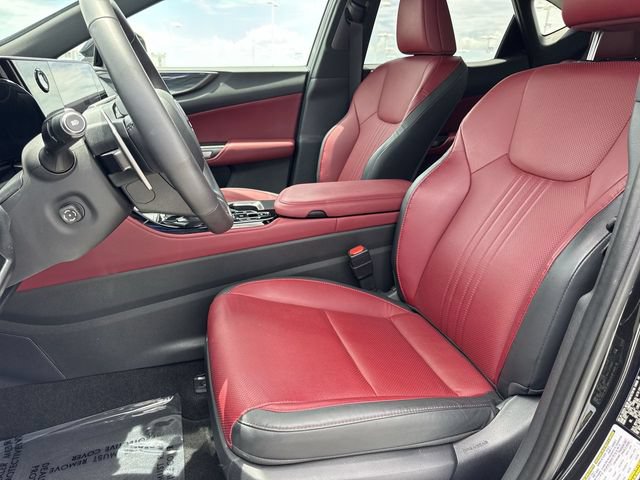 Used 2025 Lexus NX 250 FWD w/ Towing Package (2000 Lbs) image 11